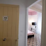 Resta Cu'mme Vomero Vendégház 4*