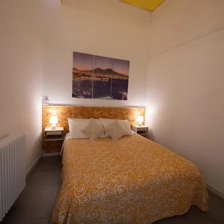 Resta Cu'mme Vomero Vendégház