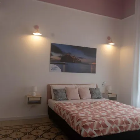 Resta Cu'mme Vomero 4*