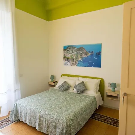 Resta Cu'mme Vomero 4* Neapel