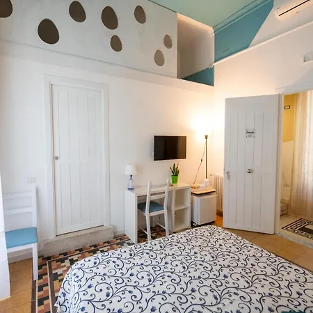 Resta Cu'mme Vomero Guest house Naples