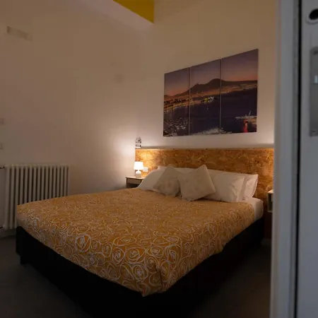 Resta Cu'mme Vomero