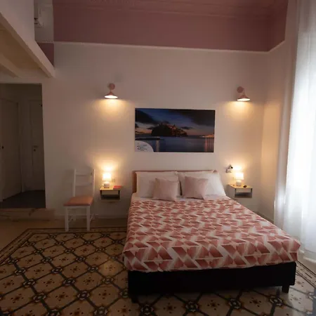 Guest house Resta Cu'mme Vomero Naples