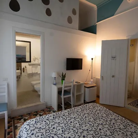 Resta Cu'mme Vomero * Naples