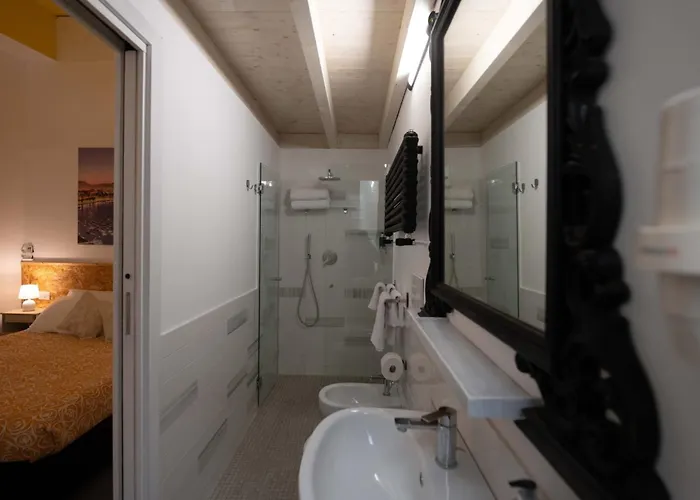 Resta Cu'mme Vomero 게스트하우스 나폴리