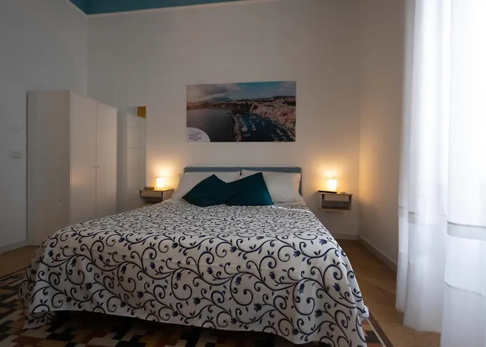 Resta Cu'mme Vomero 게스트하우스